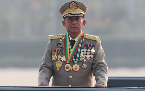 Machthaber Min Aung Hlaing regiert mit eiserner Faust. (Archivbild) - Foto: Aung Shine Oo/AP