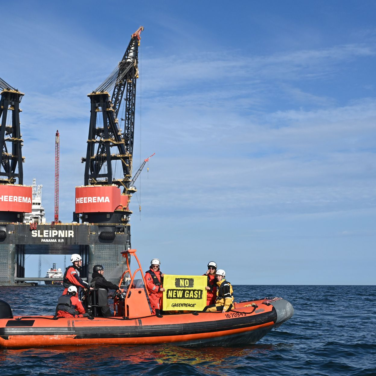Nicht nur Greenpeace, auch Fridays for Future protestiert gegen Erdgas aus der Nordsee. (Archivbild) - Foto: Lars Penning/dpa