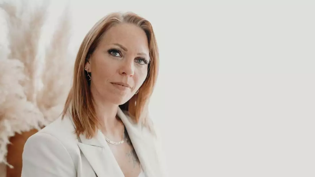 Pia Sizhan: 5 Tipps, wie Kosmetikerinnen die Kundenzufriedenheit steigern - Bild: presseportal.de