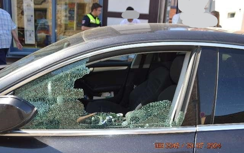 POL-NI: Pkw-Scheibe zerstört - Foto: presseportal.de