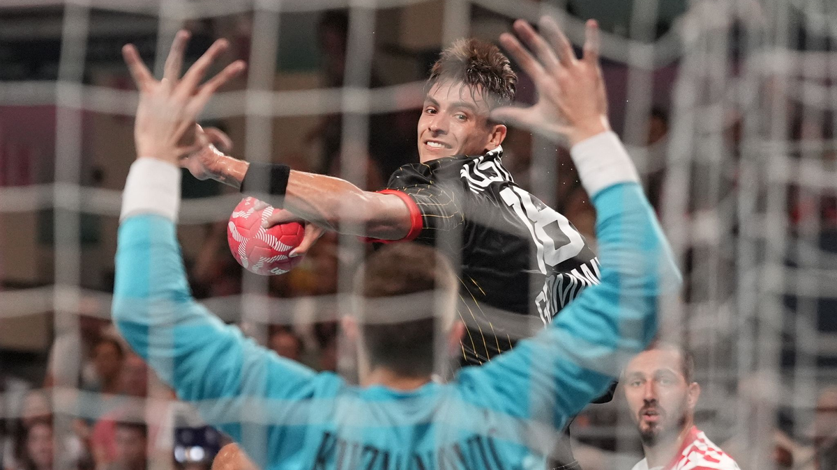 Gegen Spanien brauchen Deutschlands Handballer Torhüter Andi Wolff in Topform. - Foto: Marcus Brandt/dpa