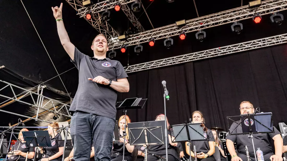 Bereits das dritte Mal war die Band dort Headliner. - Bild: Axel Heimken/dpa