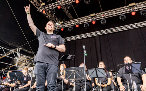 Bereits das dritte Mal war die Band dort Headliner. - Foto: Axel Heimken/dpa