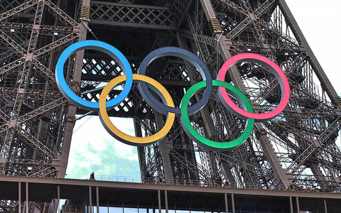 Eiffelturm mit Olympischen Ringen (Archiv) - Foto: über dts Nachrichtenagentur