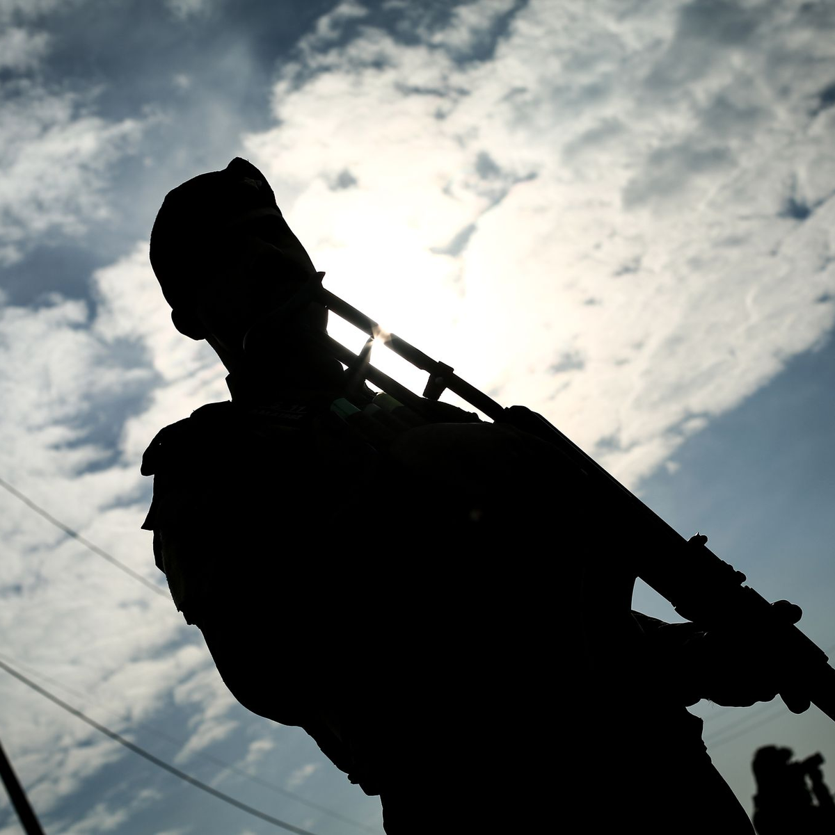 Ein Mitglied der irakischen Volksmobilisierungskräfte. (Archivbild) - Foto: Ameer Al-Mohammedawi/dpa