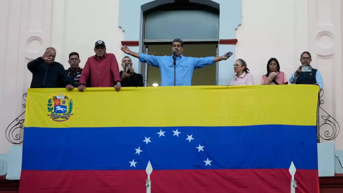 Venezuelas autoritärer Präsident Maduro klammert sich an die Macht. - Bild: Fernando Vergara/AP