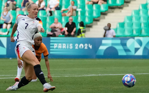 Jubel nach weiterem Turniertor: Lea Schüller  - Foto: Silvia Izquierdo/AP/dpa