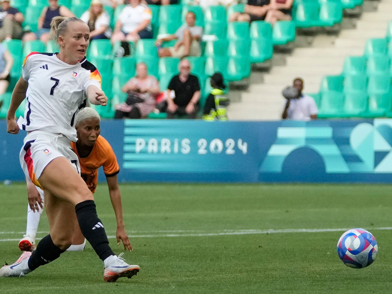 Jubel nach weiterem Turniertor: Lea Schüller  - Foto: Silvia Izquierdo/AP/dpa