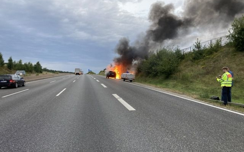 POL-OH: Brennendes Fahrzeuggespann auf der Autobahn 4 - Abfahrt Friedewald - Foto: presseportal.de