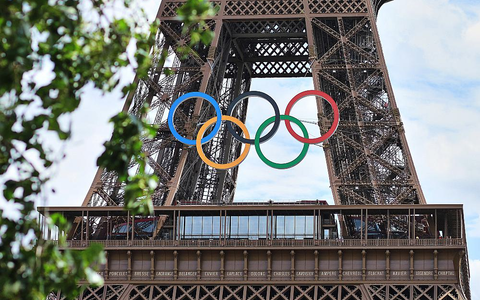 Eiffelturm mit Olympischen Ringen (Archiv) - Foto: über dts Nachrichtenagentur