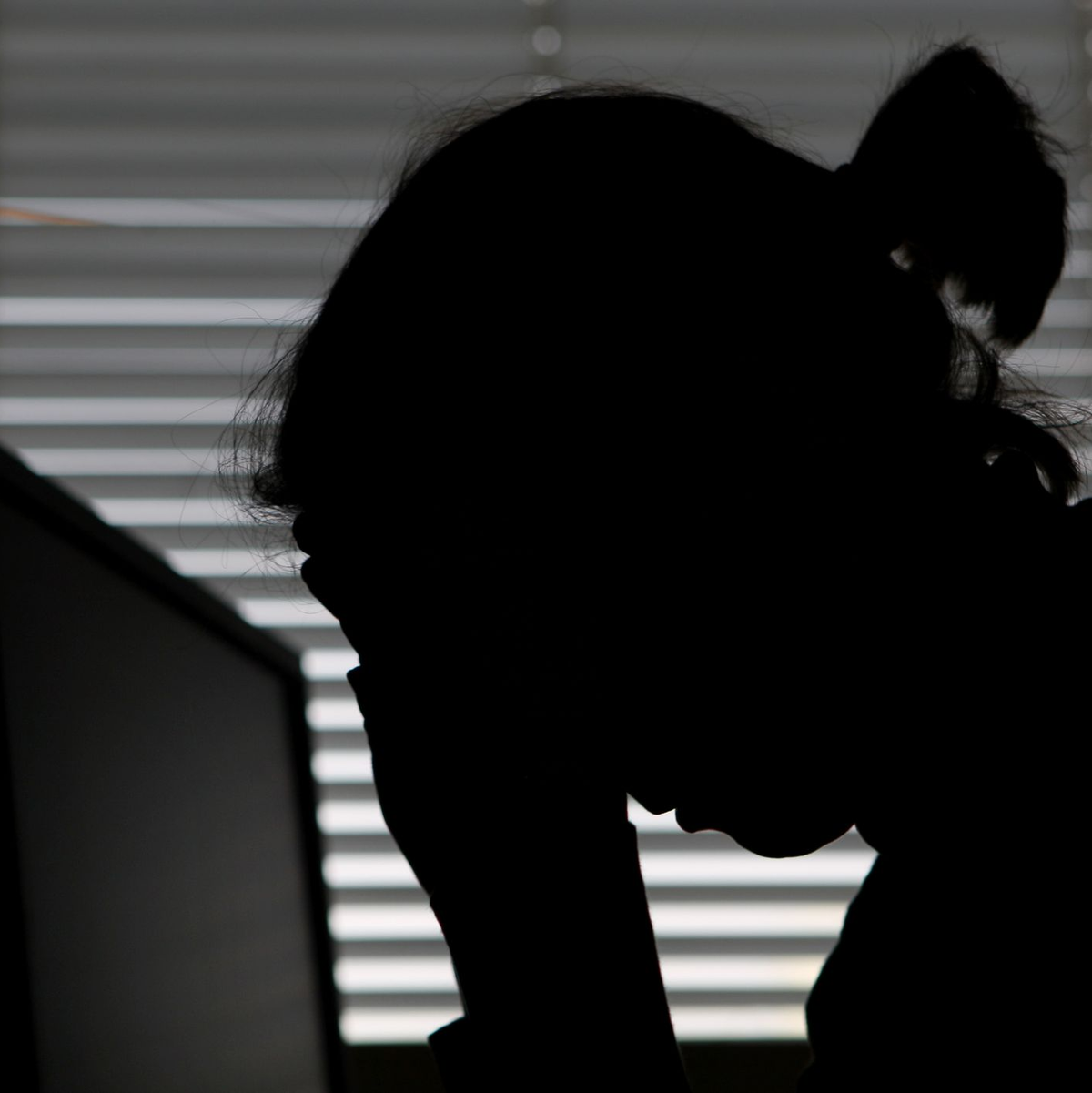 Studie im Auftrag der KKH: 43 Prozent der Berufstätigen fühlen sich im Job häufig hohem Druck und Belastungen ausgesetzt. (Symbolbild) - Foto: Marijan Murat/dpa