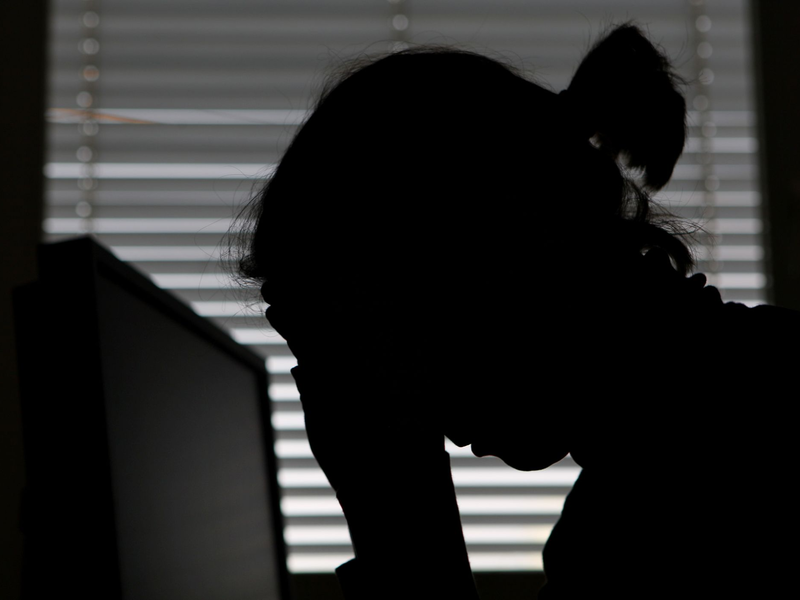 Studie im Auftrag der KKH: 43 Prozent der Berufstätigen fühlen sich im Job häufig hohem Druck und Belastungen ausgesetzt. (Symbolbild) - Foto: Marijan Murat/dpa