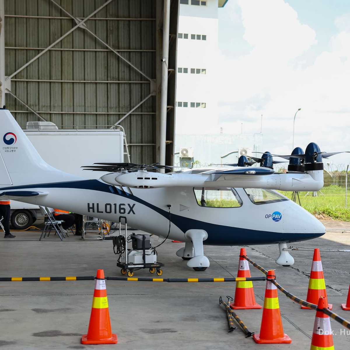 Die ultramodernen Fluggeräte können senkrecht starten. - Foto: Nusantara Capital Authority/dpa