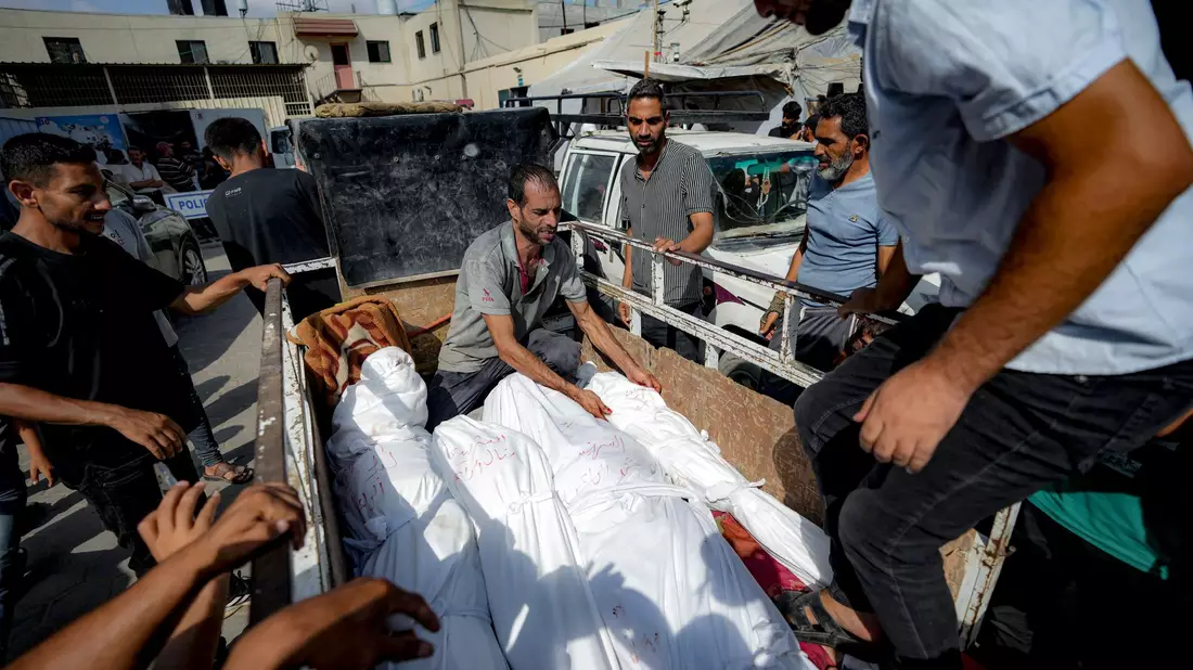 Palästinensischen Angaben zufolge wurden bei dem israelischen Militäreinsatz Dutzende getötet. - Bild: Abdel Kareem Hana/AP/dpa