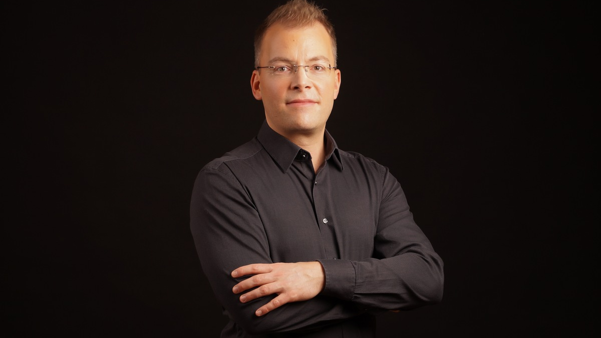 Philipp Ahmann wird neuer Chefdirigent des WDR Rundfunkchores - Foto: presseportal.de