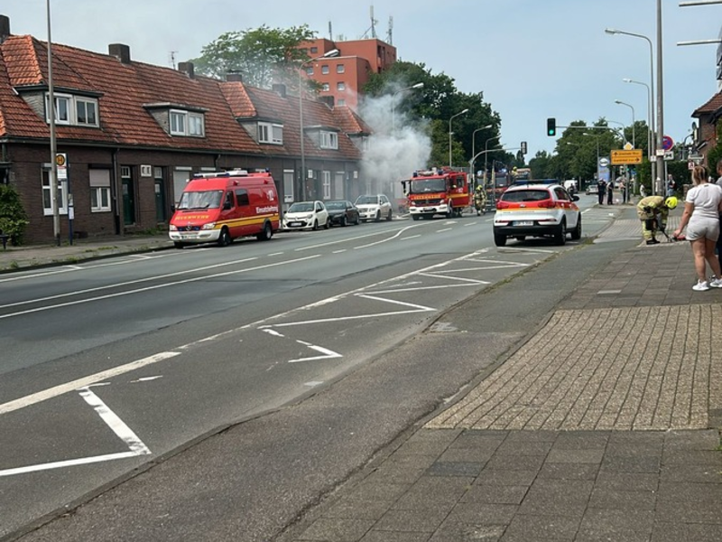 FW Gronau: Brand eines Reihenhauses an der Ochtruper Straße - Foto: presseportal.de