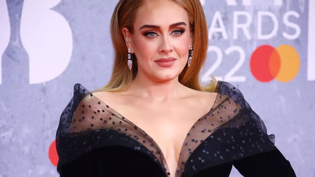 Ihre letzte Probe für die Konzertpremiere in München musste Sängerin Adele verschieben. (Archivbild) - Bild: Joel C Ryan/Invision/dpa