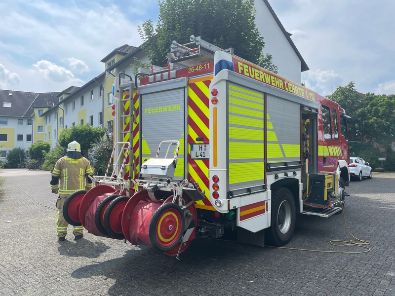 FW Lehrte: Heißes Öl im Topf entzündet sich - Foto: presseportal.de