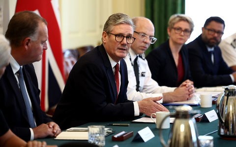 Der britische Premierminister Keir Starmer hat zum zweiten Mal den nationalen Krisenstab Cobra einberufen. - Foto: Henry Nicholls/PA Wire/dpa