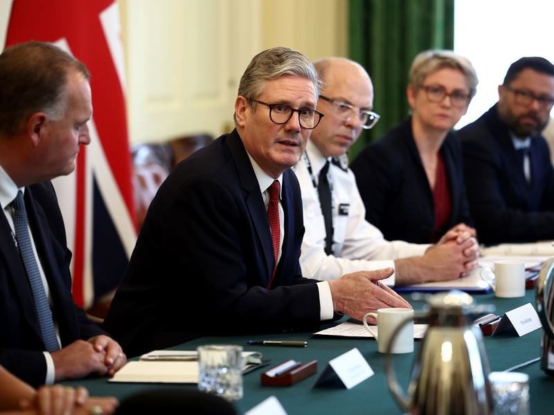 Keir Starmer musste sich erst mit seinen Kindern über das neue Haustier einigen. - Foto: Henry Nicholls/PA Wire/dpa