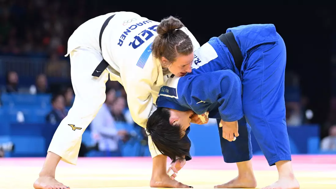 Anna-Maria Wagner (l.) bestreitet in Paris ihre zweiten Olympischen Spiele. - Bild: Sina Schuldt/dpa