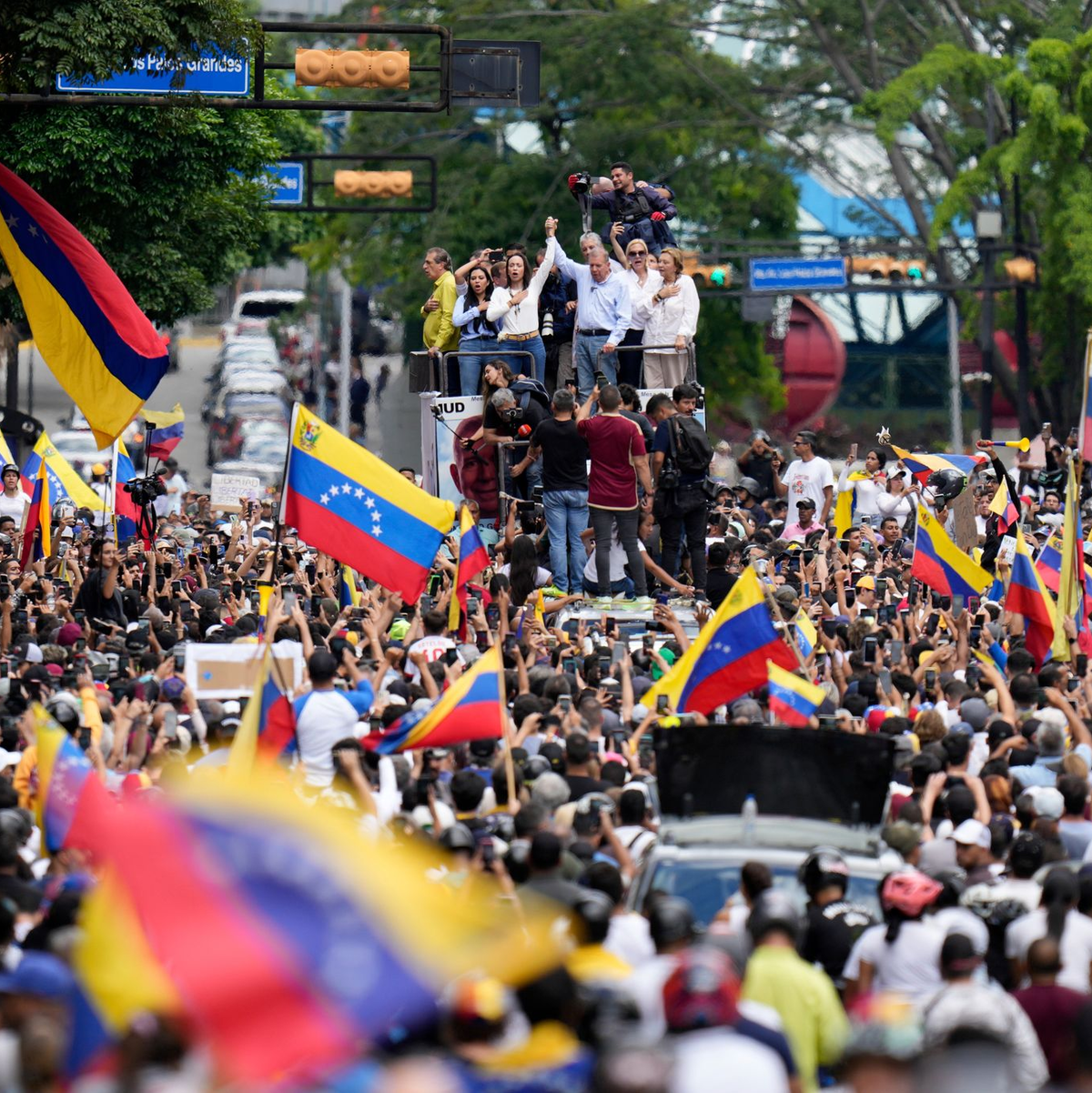 González und Oppositionsführerin Maria Corina Machado nahmen an Protesten teil. (Archiv) - Foto: Matias Delacroix/AP/dpa