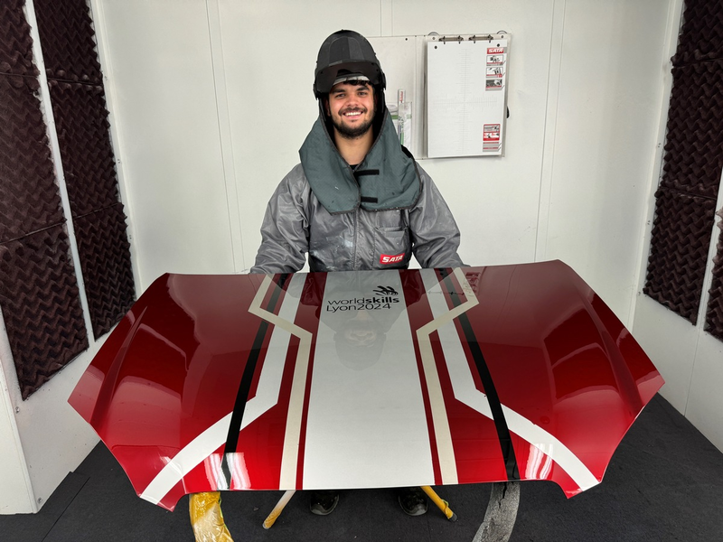 WorldSkills 2024: Jason Scherer aus dem Saarland repräsentiert das deutsche Fahrzeuglackierer-Handwerk bei der WM in Lyon - Foto: presseportal.de