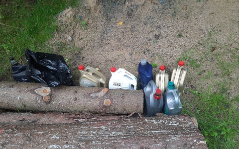 POL-KB: Vöhl-Marienhagen - Altölkanister in freier Natur entsorgt, Polizei ermittelt wegen Umweltstraftat - Foto: presseportal.de