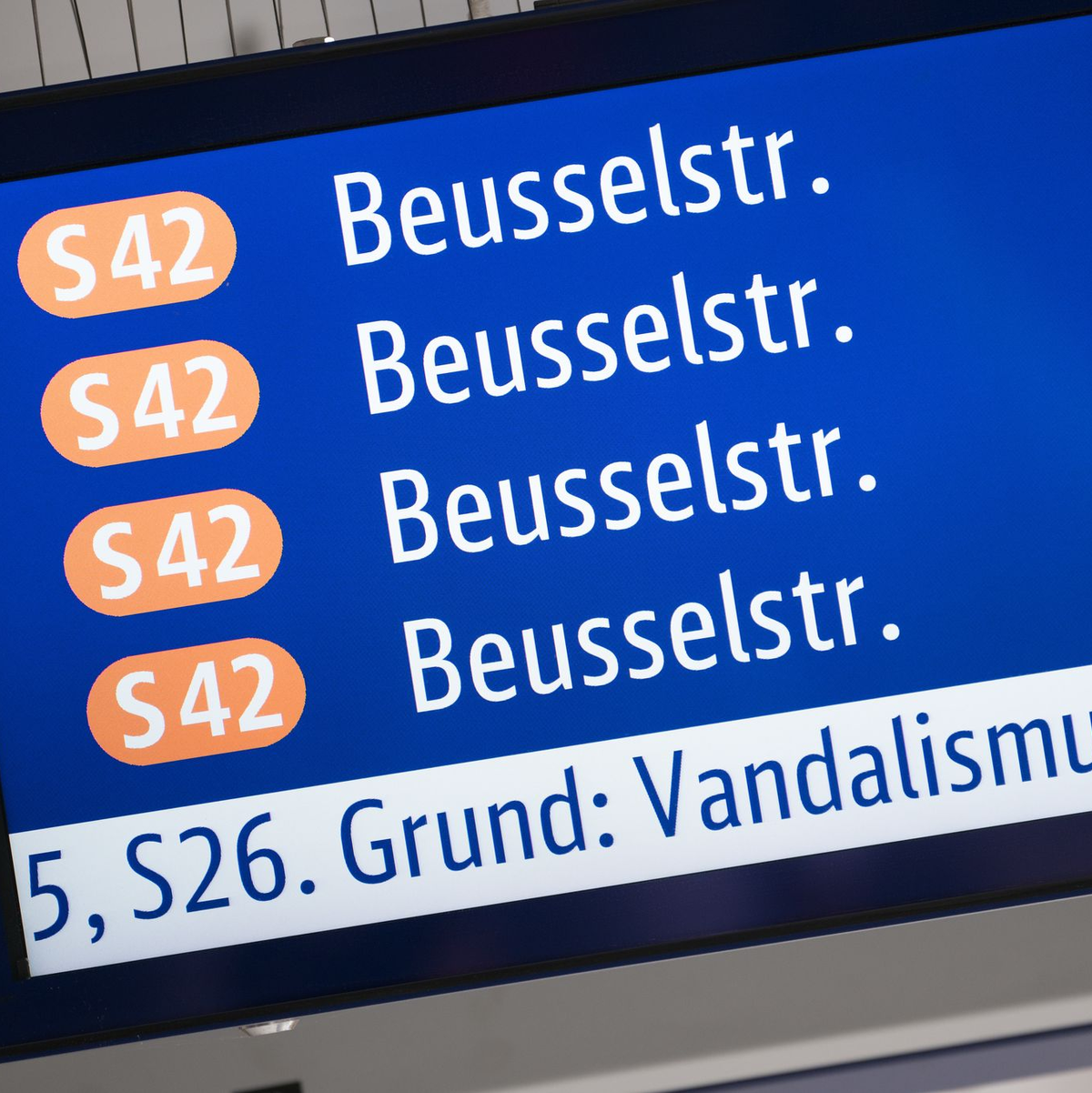 Grund ist laut S-Bahn Vandalismus. - Foto: Sebastian Gollnow/dpa