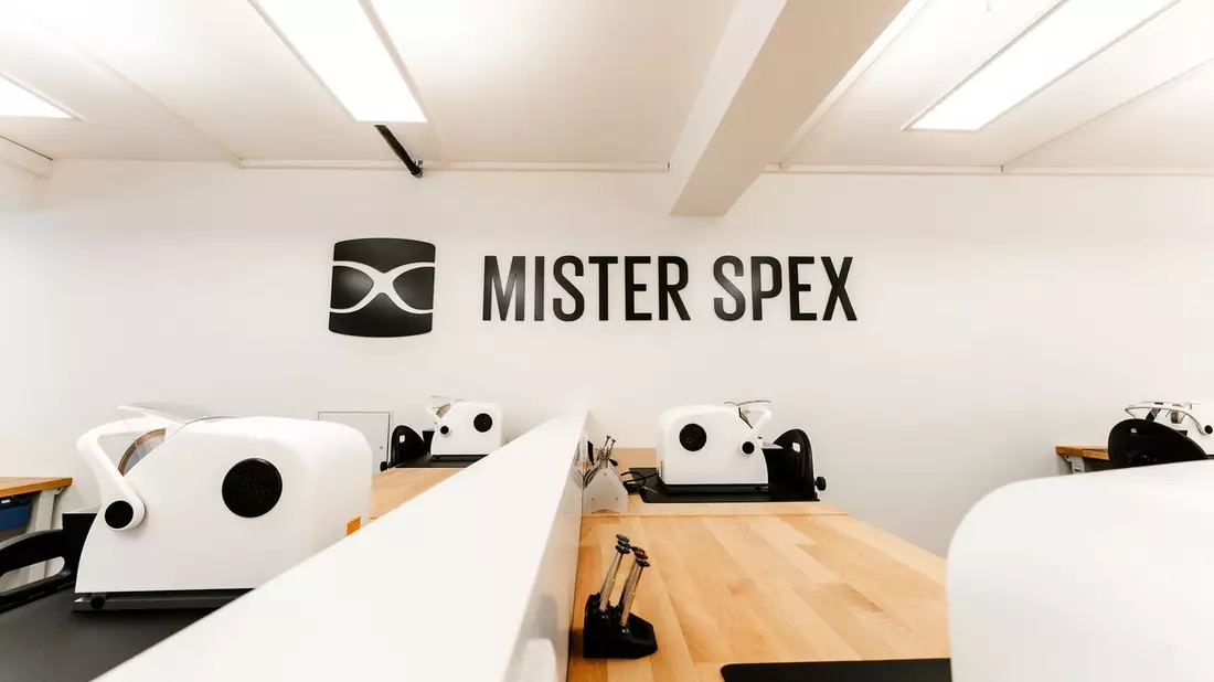 Mister Spex begrüßt neue Auszubildende und stärkt seine Position als Optiker-Experte - Bild: presseportal.de
