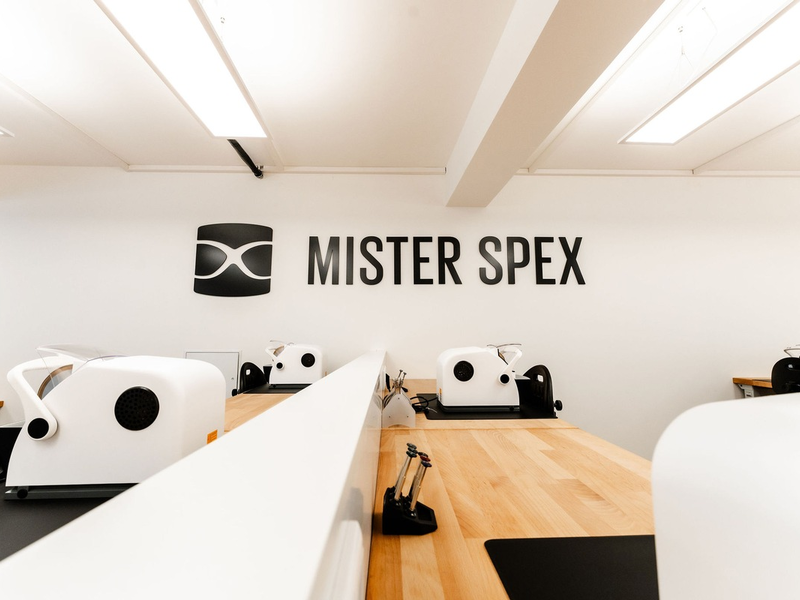 Mister Spex begrüßt neue Auszubildende und stärkt seine Position als Optiker-Experte - Foto: presseportal.de