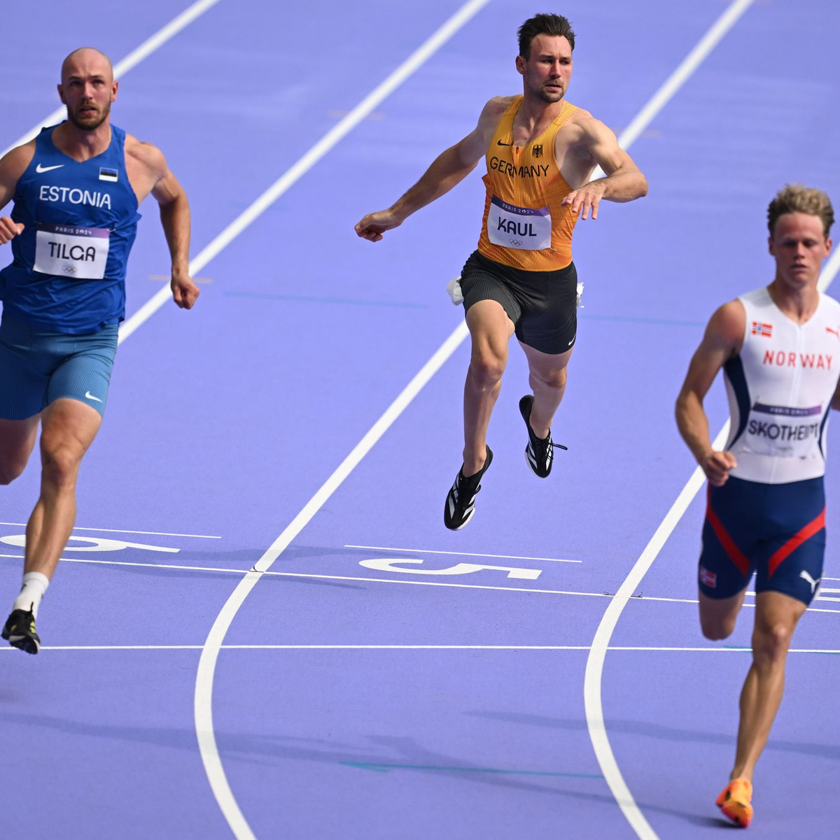 Bundeskanzler Olaf Scholz und seine Frau Britta Ernst sahen im Stade France unter anderem das Finale mit der deutschen 4x100-Meter-Staffel - Foto: Sven Hoppe/dpa