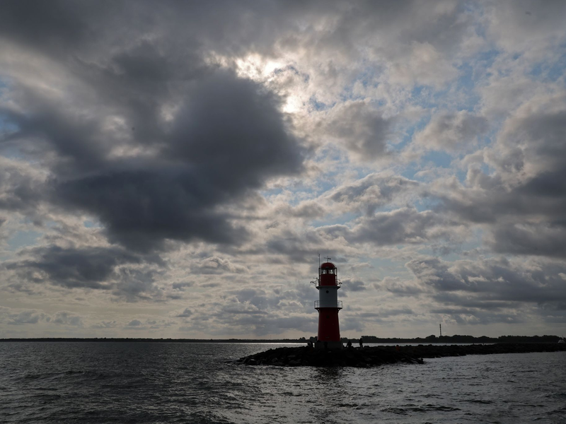 Maximal 28 Grad und einige Schauer: So lautet die Vorhersage des Wetterdienstes für Samstag (Archivbild). - Foto: Bernd Wüstneck/dpa