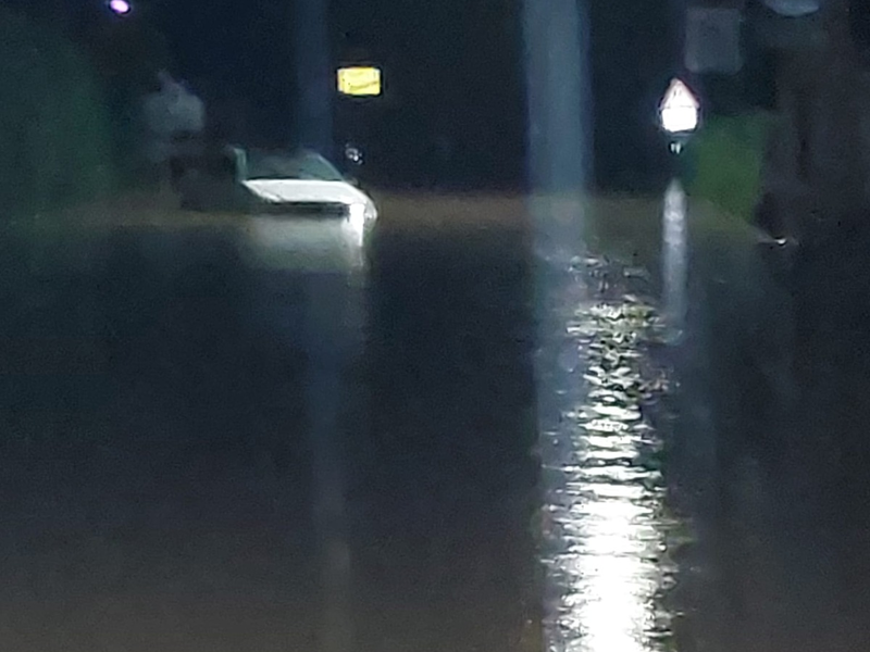 FW Borgentreich: Starkregenereignis in Borgentreich - Bühne. Viele Keller wurde überflutet. - Foto: presseportal.de
