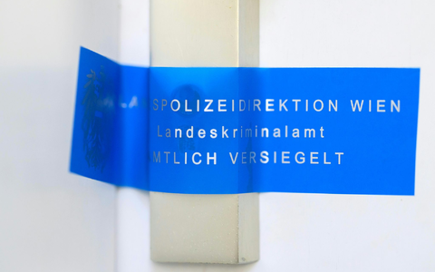 In einer Wiener Wohnung wurde die Ehefrau des Verdächtigen tot aufgefunden. - Foto: Max Slovencik/APA/dpa