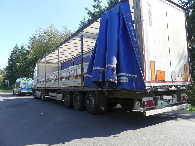 POL-OH: Feststellung zweier Gefahrgut-Sattelzüge mit erheblichen Ladungssicherungsmängeln auf der A7 - Foto: presseportal.de