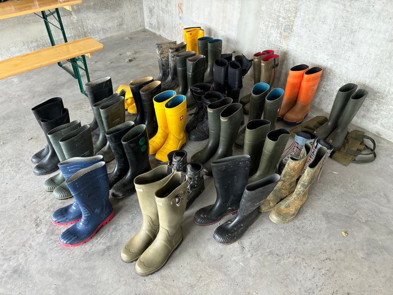 POL-FR: Rust/Emmendingen: Auf Gummistiefel abgesehen - Geschädigte nach Einbrüchen gesucht - Foto: presseportal.de