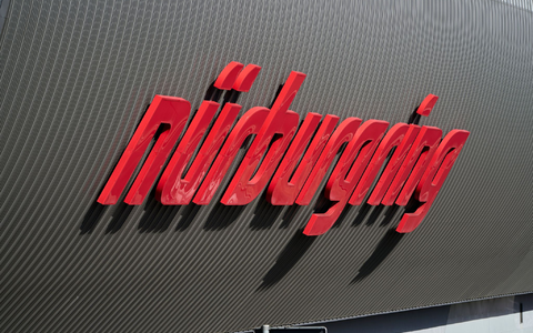 Bei einer Explosion auf dem Nürburgring sind mehrere Menschen verletzt worden. (Archivbild) - Foto: Sascha Ditscher/dpa Bei einer Explosion auf dem Nürburgring sind mehrere Menschen verletzt worden. (Archivbild) - Foto: Sascha Ditscher/dpa