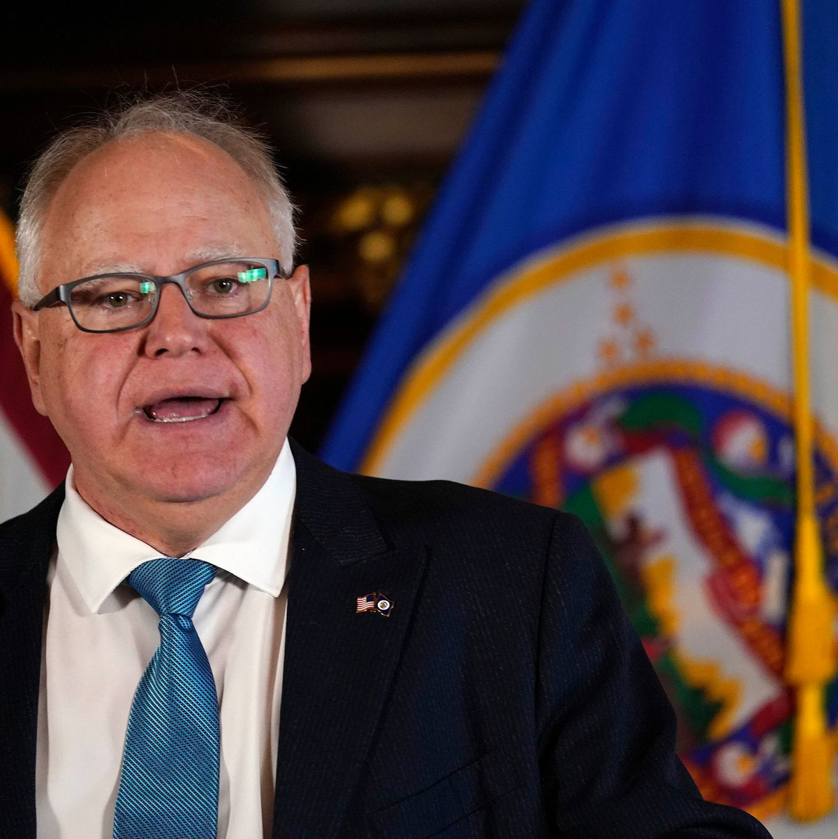 Der Gouverneur von Minnesota, Tim Walz, verbrachte bereits viele Jahre als Abgeordneter im Repräsentantenhaus. (Archivbild) - Foto: Abbie Parr/AP/dpa