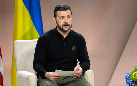 Der ukrainische Präsident Wolodymyr Selenkyj will ein schlagkräftiges Militär gegen den russischen Angriffskrieg und kündigt nun Bürokratieabbau an. (Archivbild) - Foto: Susan Walsh/AP/dpa