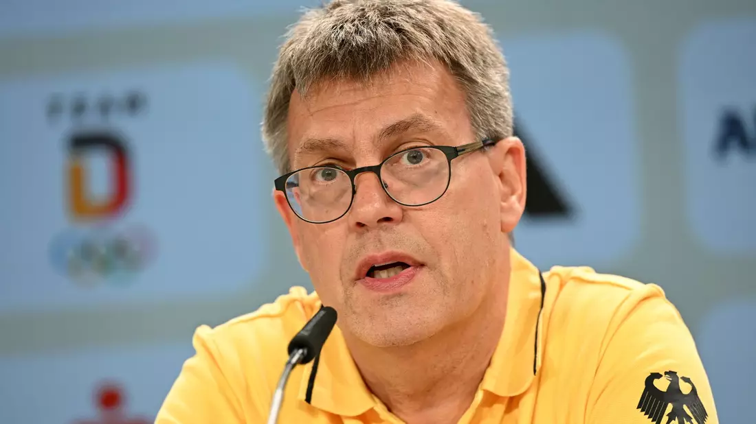DOSB-Präsident Thomas Weikert hätte sich in der ersten Olympia-Woche ein paar mehr deutsche Medaillen gewünscht. - Bild: Marijan Murat/dpa