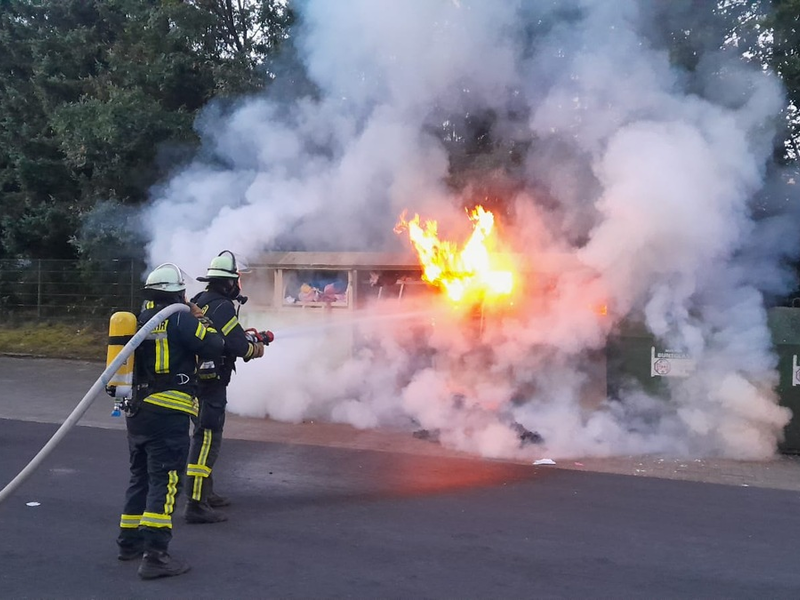 FW Celle: Containerbrand - Foto: presseportal.de