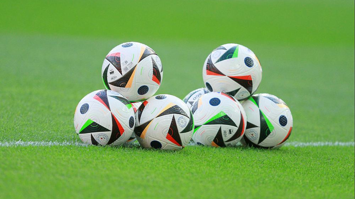 Fußbälle (Archiv) - Foto: über dts Nachrichtenagentur