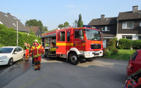 FW-BO: Nächtlicher Brand in Wattenscheid Ladenlokal - Keine Verletzten - Foto: presseportal.de