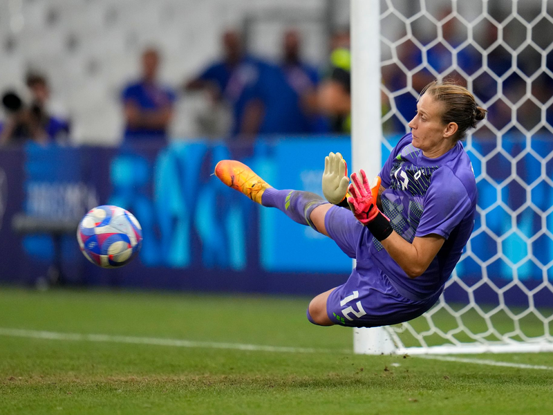 Heldn des Abends in Marseille: Ann-Katrin Berger - Foto: Julio Cortez/AP
