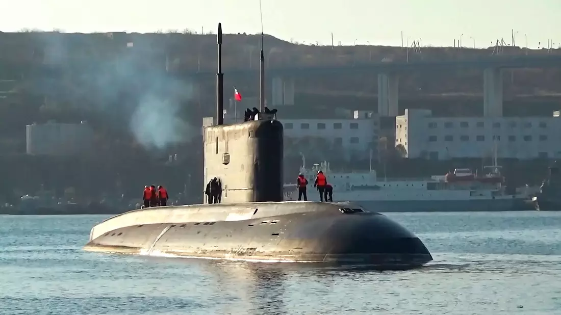 Ein russisches U-Boot der Kilo-Klasse (Archiv) - Bild: Uncredited/Russian Defense Ministry Press S/AP/dpa