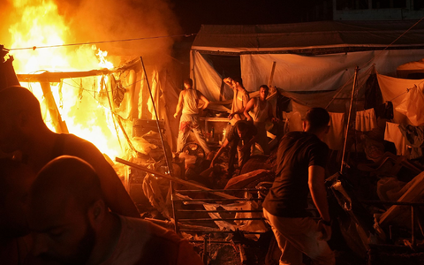 Vertriebene Palästinenser kehren in ihre weitgehend zerstörten Wohnorte zurück. (Archivbild) - Foto: Abdel Kareem Hana/AP/dpa