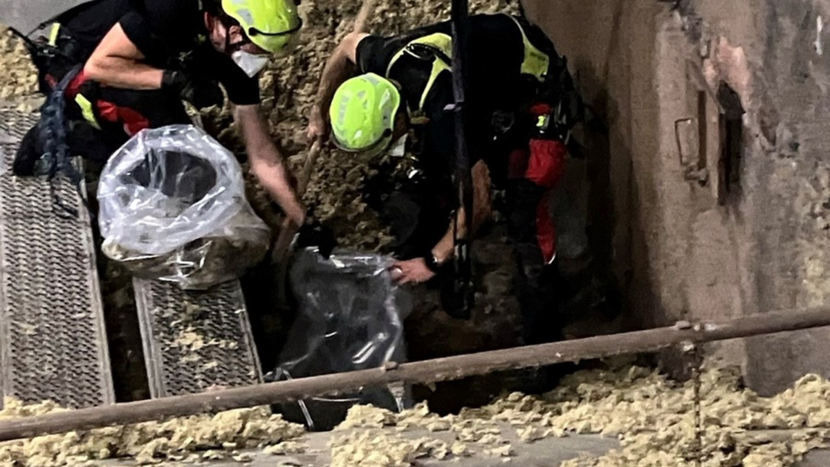 FW-F: Wassereinbruch im Dom - Foto: presseportal.de