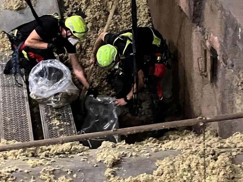 FW-F: Wassereinbruch im Dom - Foto: presseportal.de