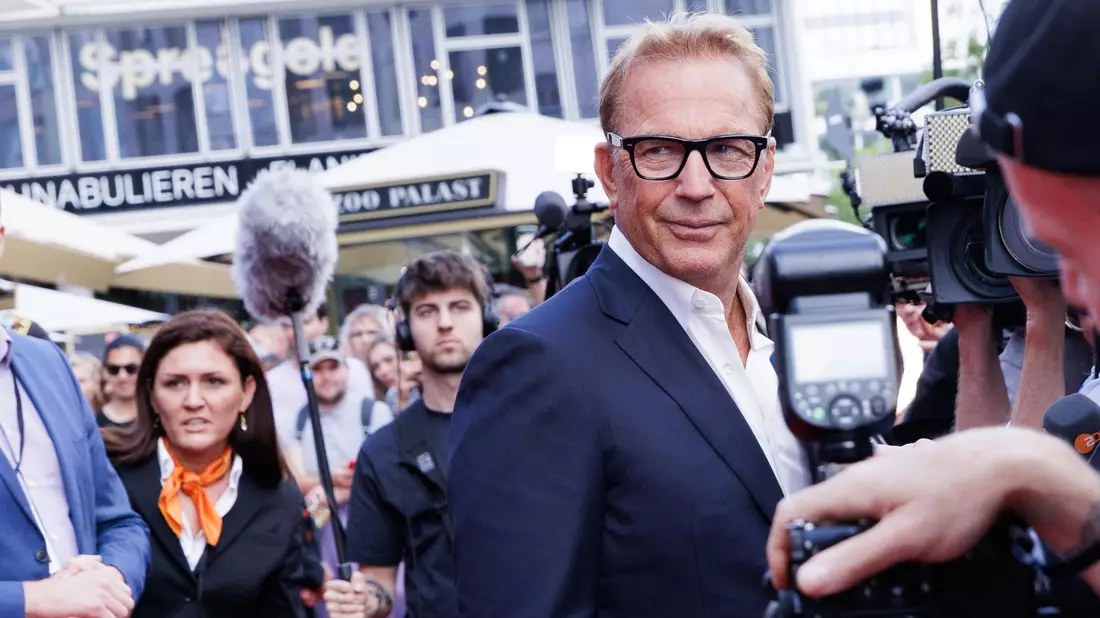 Kevin Costner verfolgte die Idee zum Film schon seit über 30 Jahren. - Bild: Carsten Koall/dpa